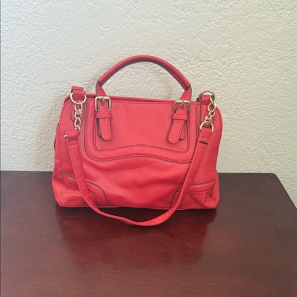 Stylish Red Handbag - Picture 3 of 3